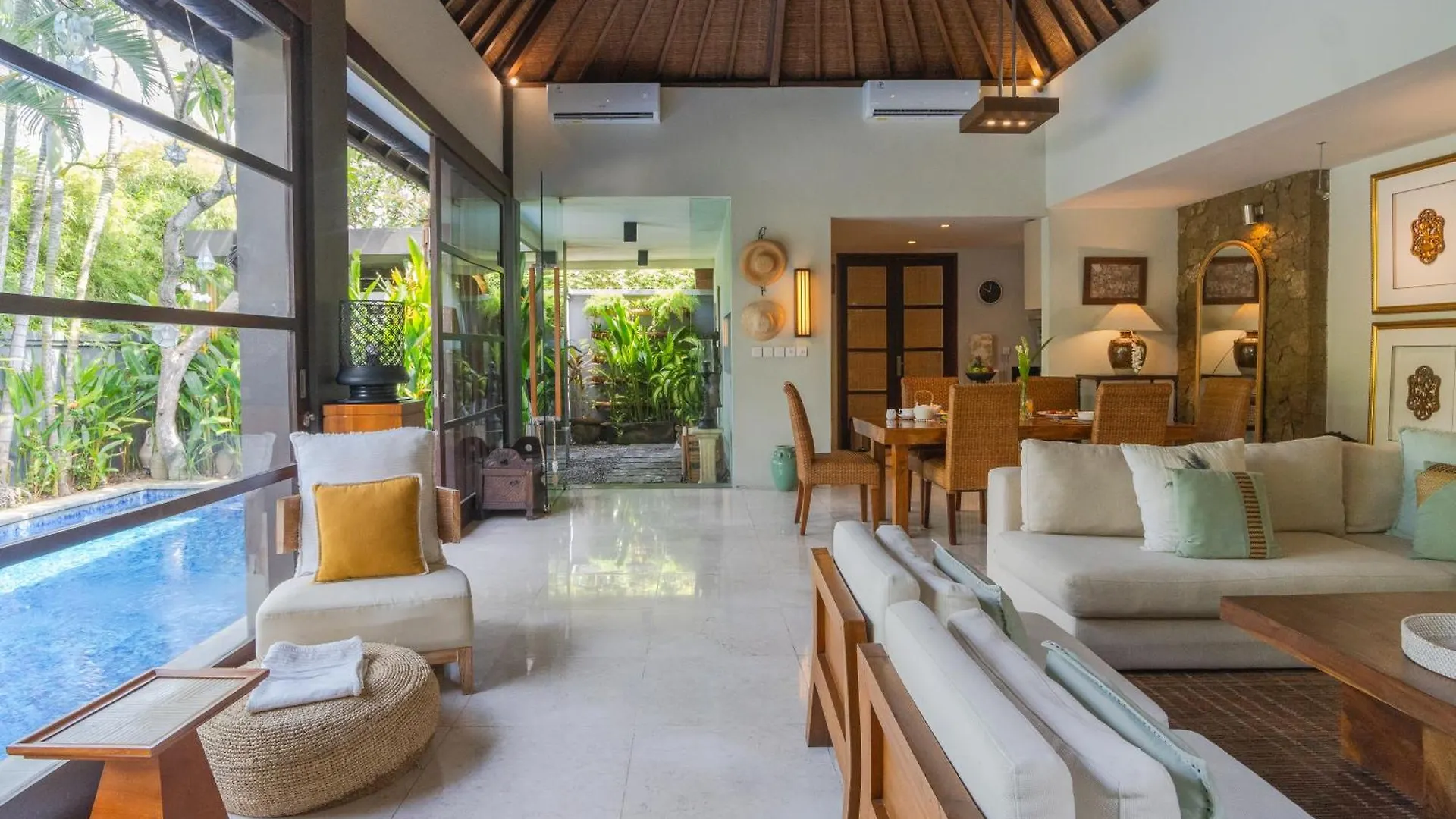 Akhira One Seminyak Villa Indonesien